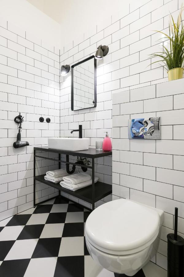 Discover - 3 Rakowicka St - Amazing Loft Near Main Station - Netflix Apartment *